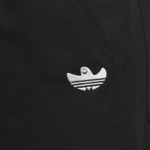 Adidas: unisex skate pants - Picture 5 of 10